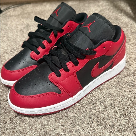 Air Jordan’s 7 youth Red and Black Sneakers - Picture 1 of 8